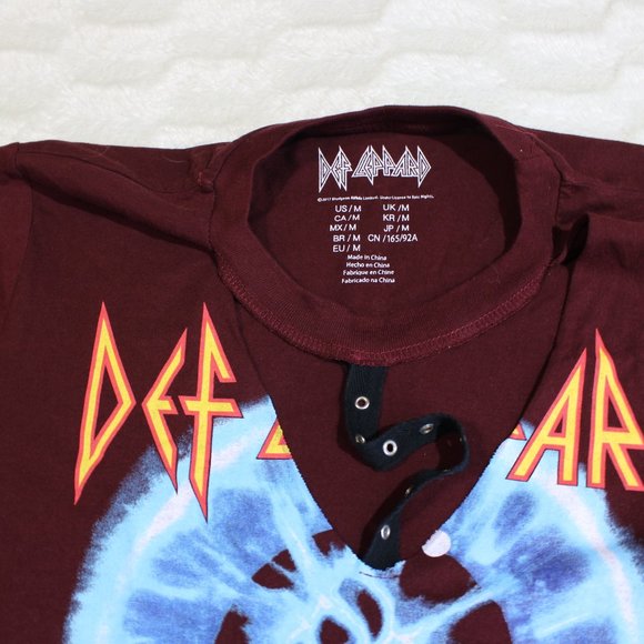 Def Leppard women size M Tshirt 92 tour Red t-shir - Picture 2 of 5